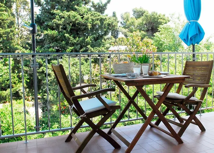 Beachfront Mala Tereza Apartment *